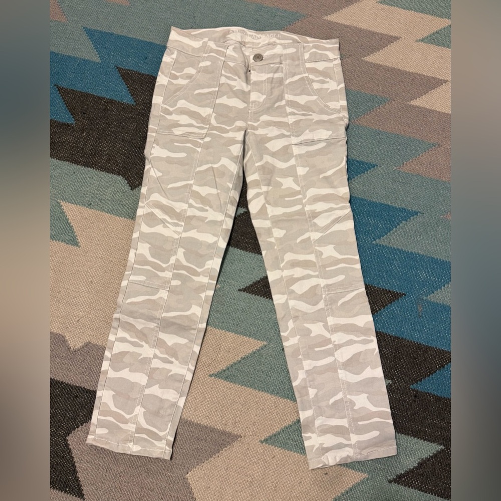 American Eagle Outfitters Gray Camo Skinny Jeans